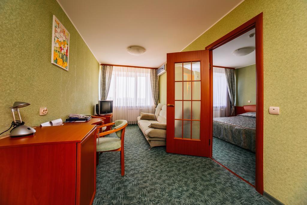 Volga Hotel Tver Room photo