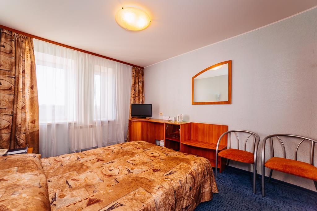 Volga Hotel Tver Room photo