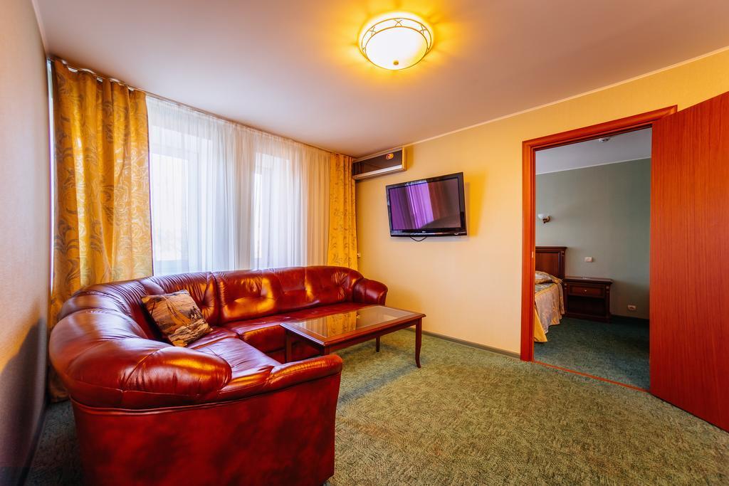 Volga Hotel Tver Room photo